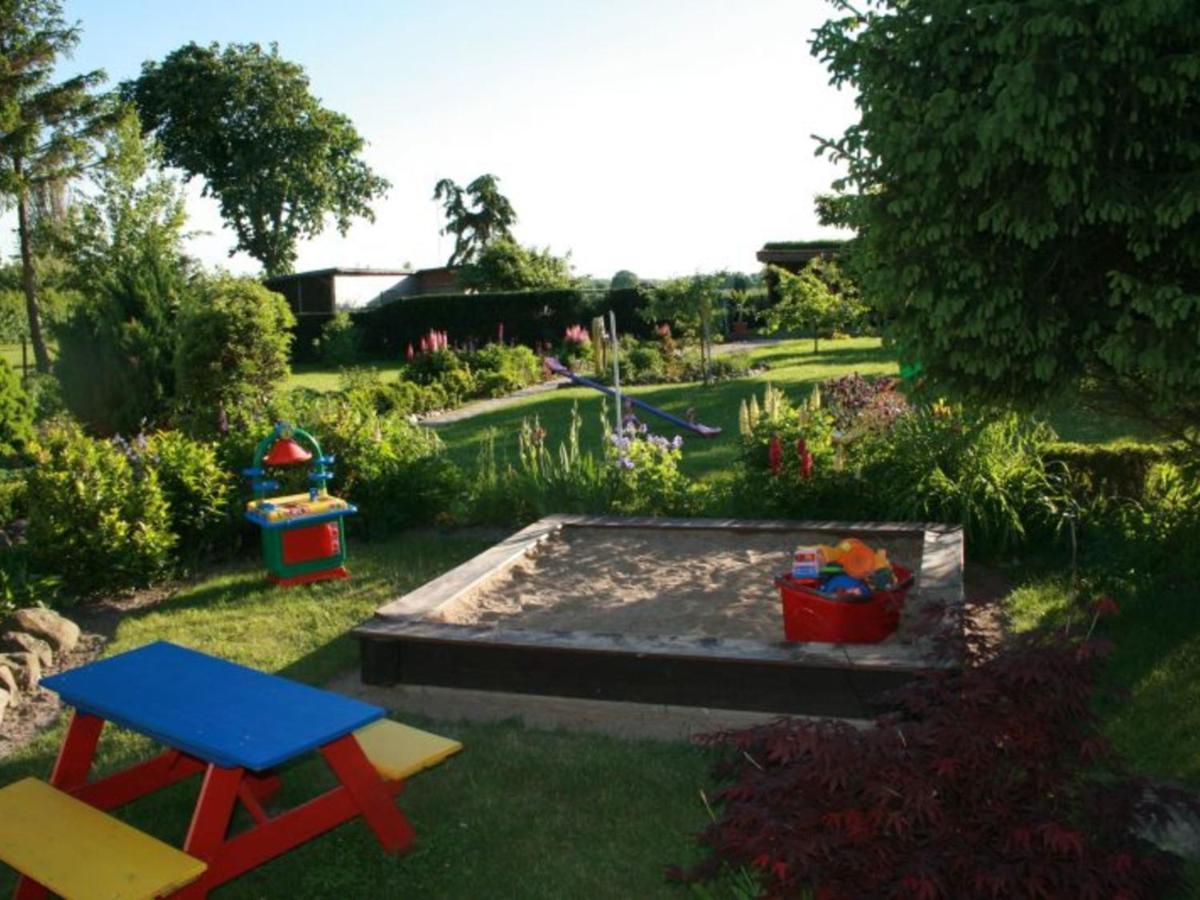Apartment In Robertsdorf With Garden, Terrace, Barbecue Blowatz Номер фото